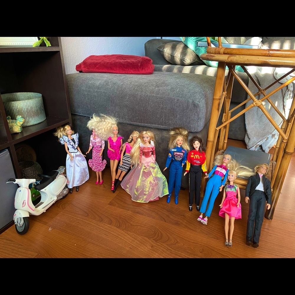 BULK BARBIES 4 SALE